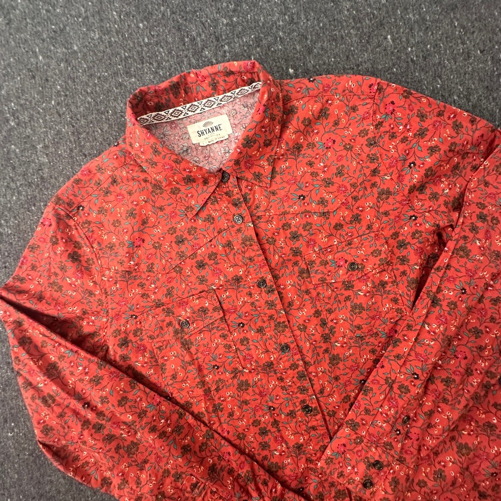 Shyanne Button Up Women Large Red Floral Western CowGirl Rodeo Long Sleeve Shirt
